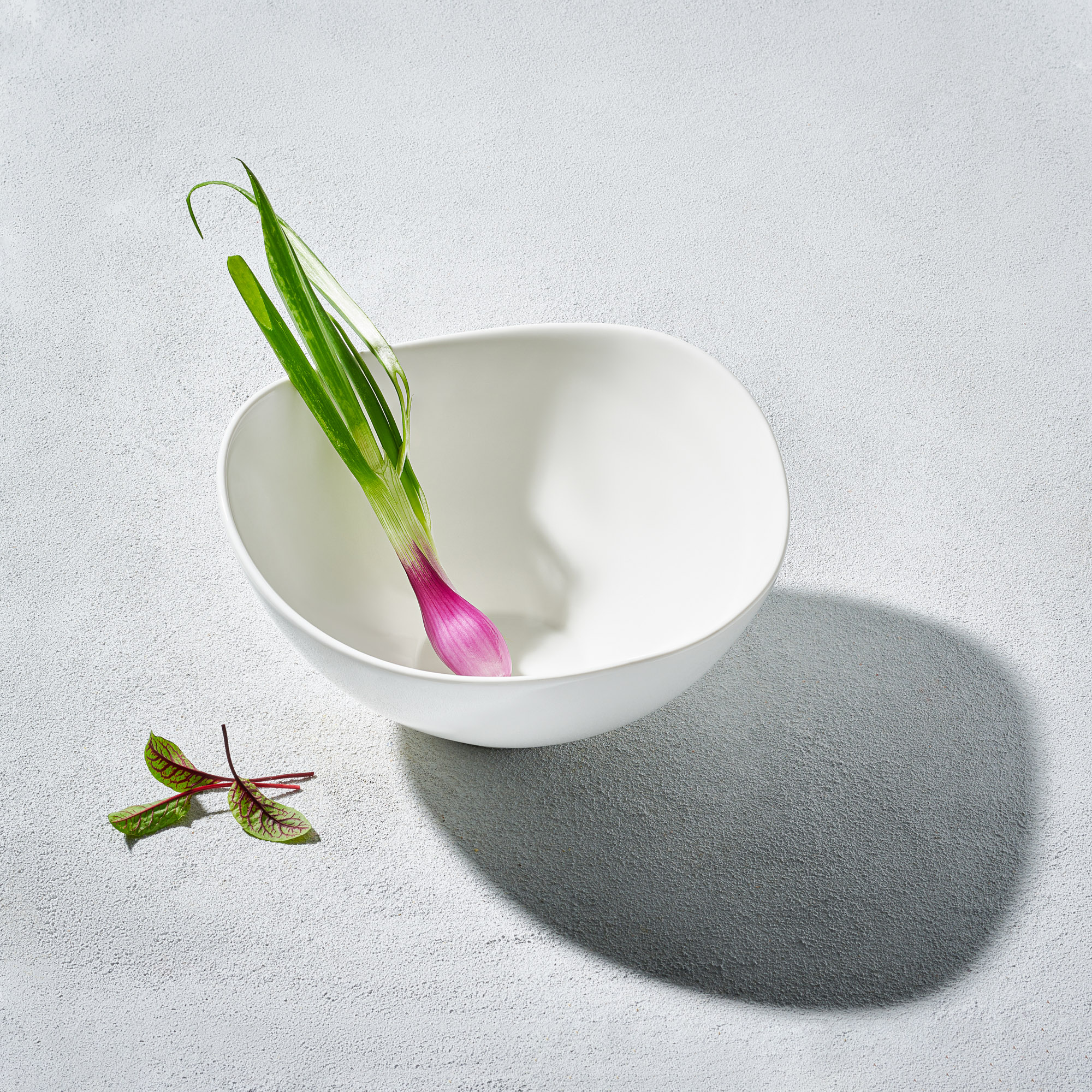 Bowl_68oz_10"_Wavy White_Vikko